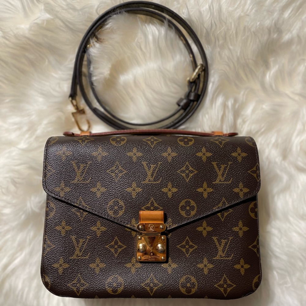 ❌SOLD❌LV Pochette Métis in Monogram